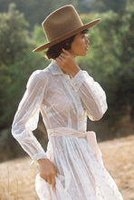 Load image into Gallery viewer, The Goldfinger